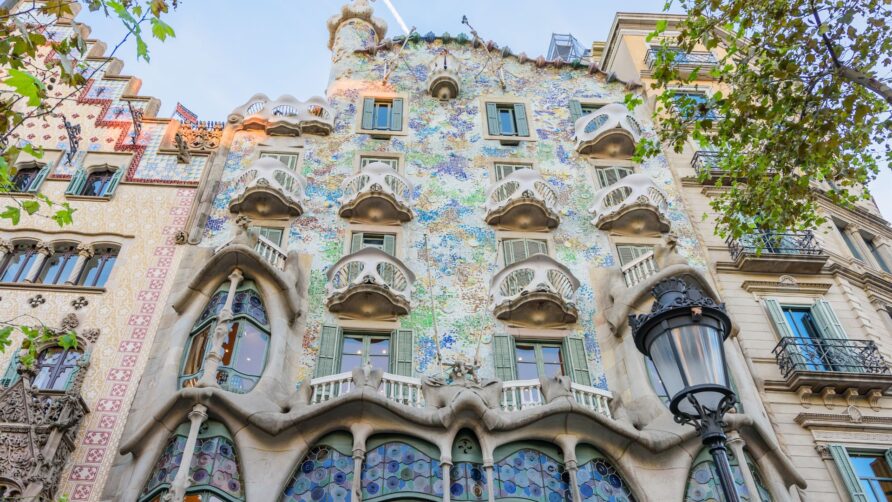 Descubriendo la Joya del Modernismo Catalán en Casa Batlló